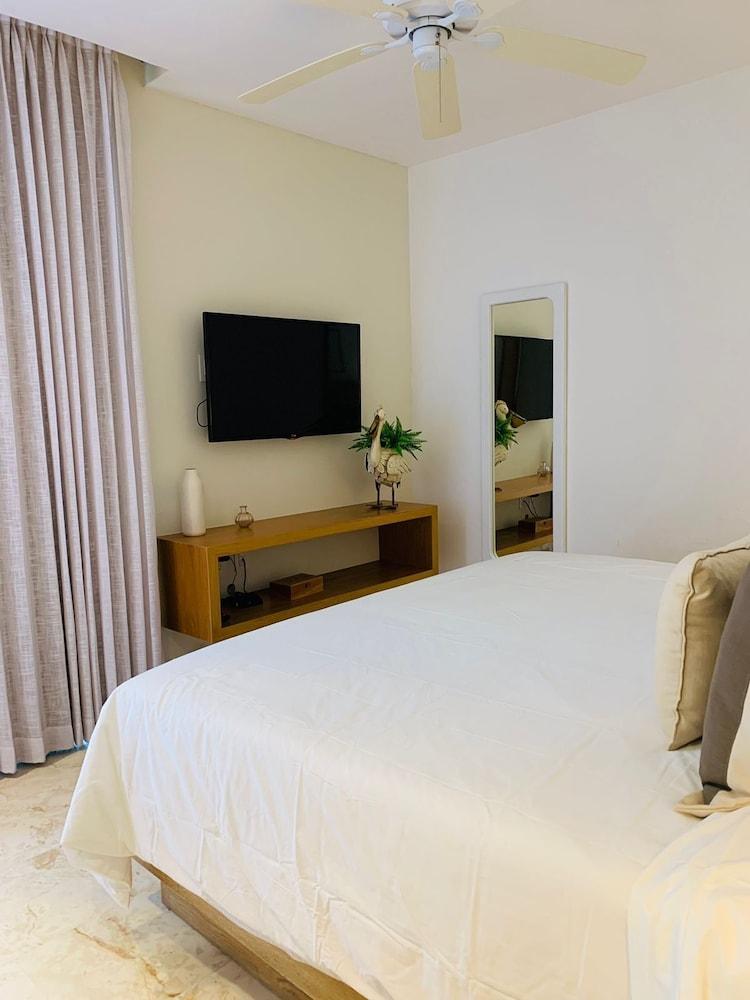 Anah Suites Плая-дель-Кармен Экстерьер фото